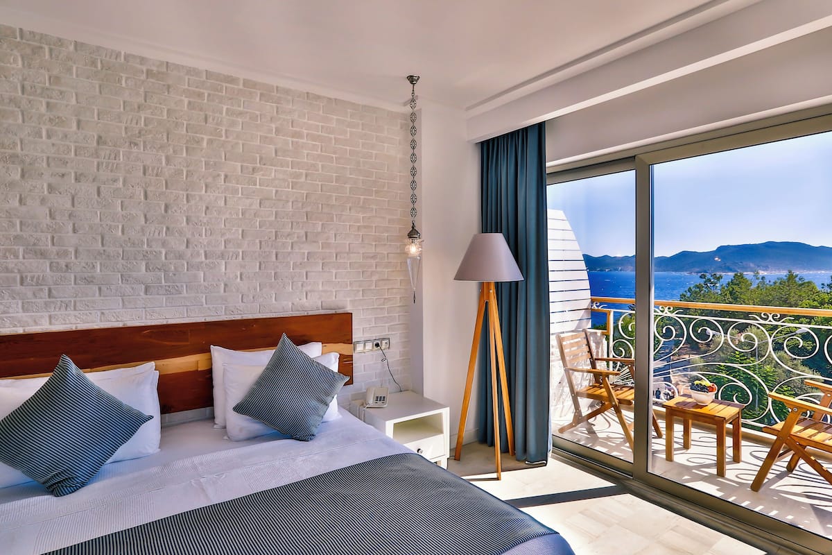 1 bedroom, premium bedding, minibar, in-room safe