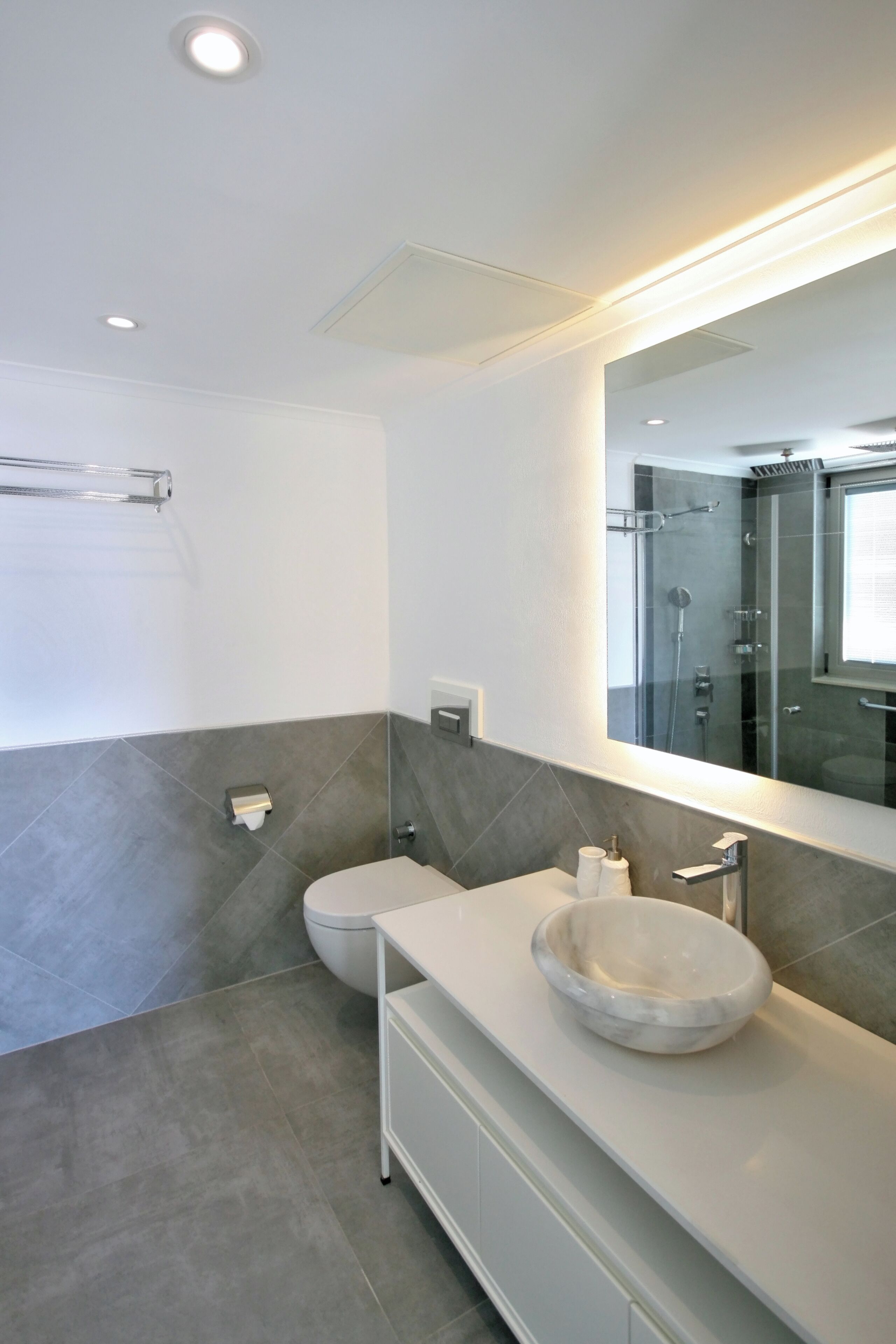 shower, free toiletries, hair dryer, bathrobes