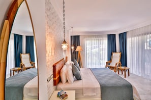 1 bedroom, premium bedding, minibar, in-room safe