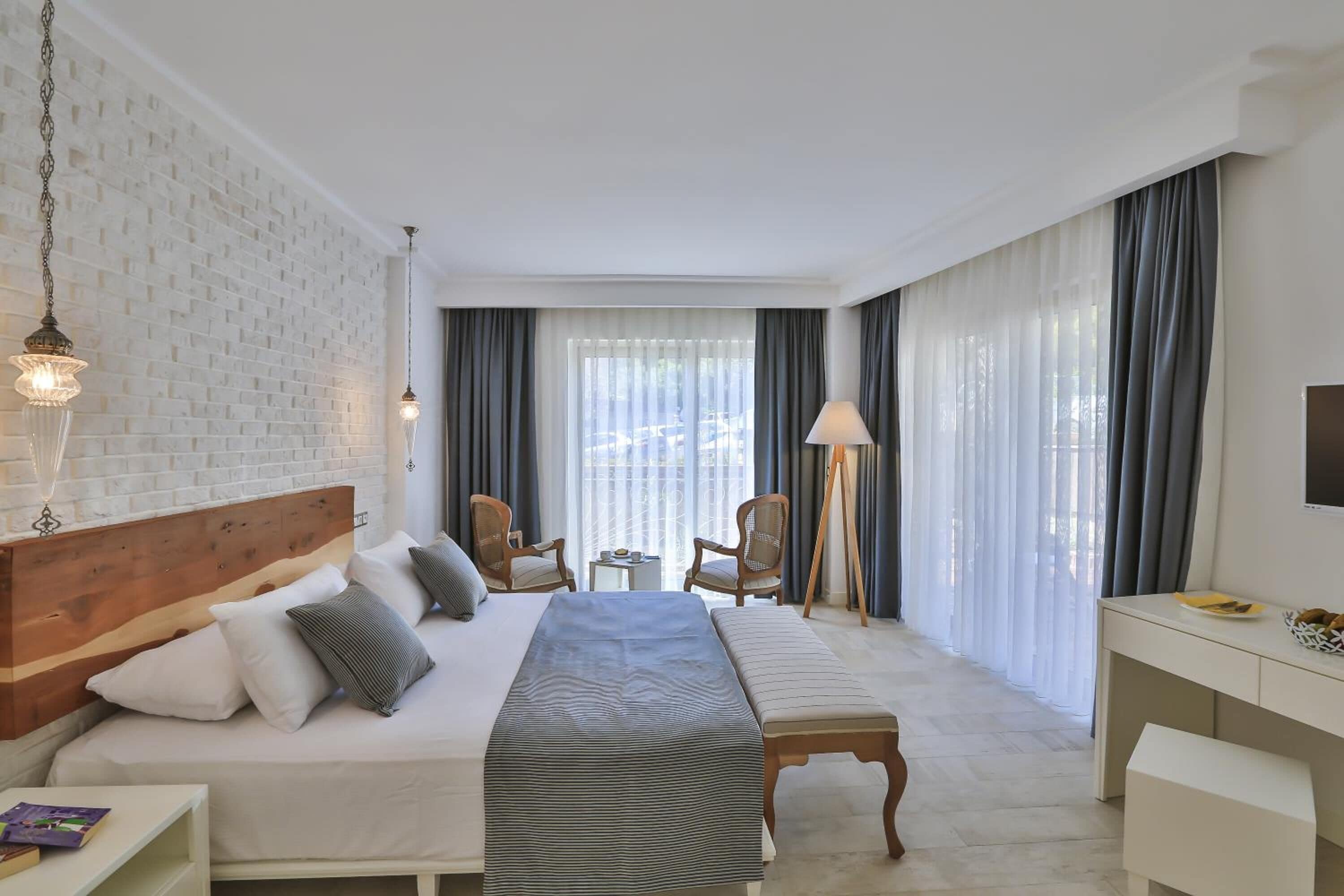 1 bedroom, premium bedding, minibar, in-room safe