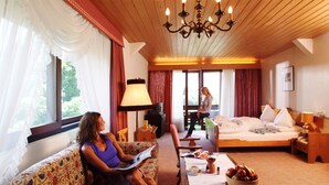 Literie hypoallergénique, minibar, coffres-forts dans les chambres