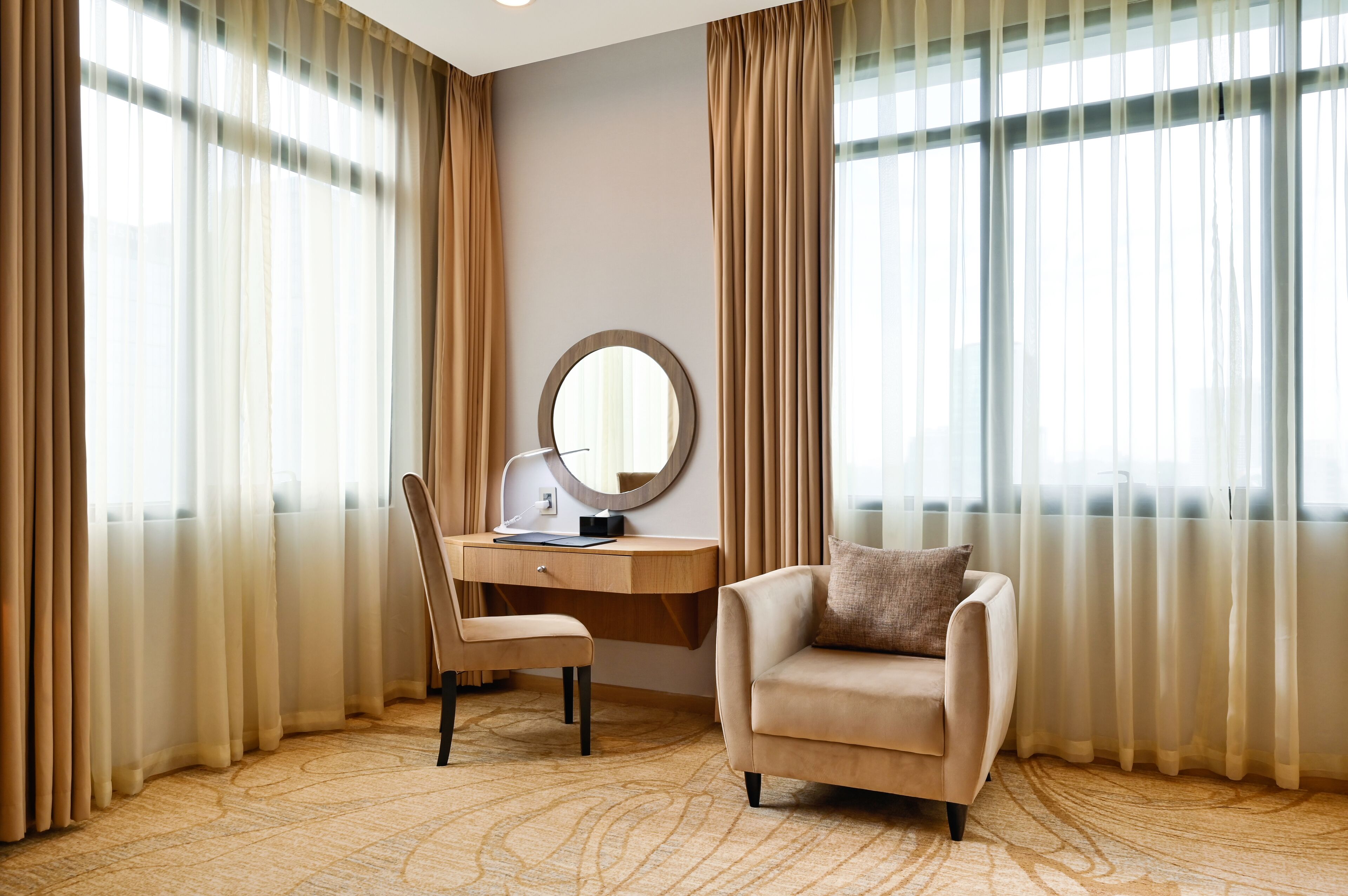 executive suite | 1 bedroom, minibar, in-room safe, desk