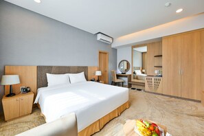 Habitación doble Premium | Minibar, caja de seguridad en la habitación y escritorio 