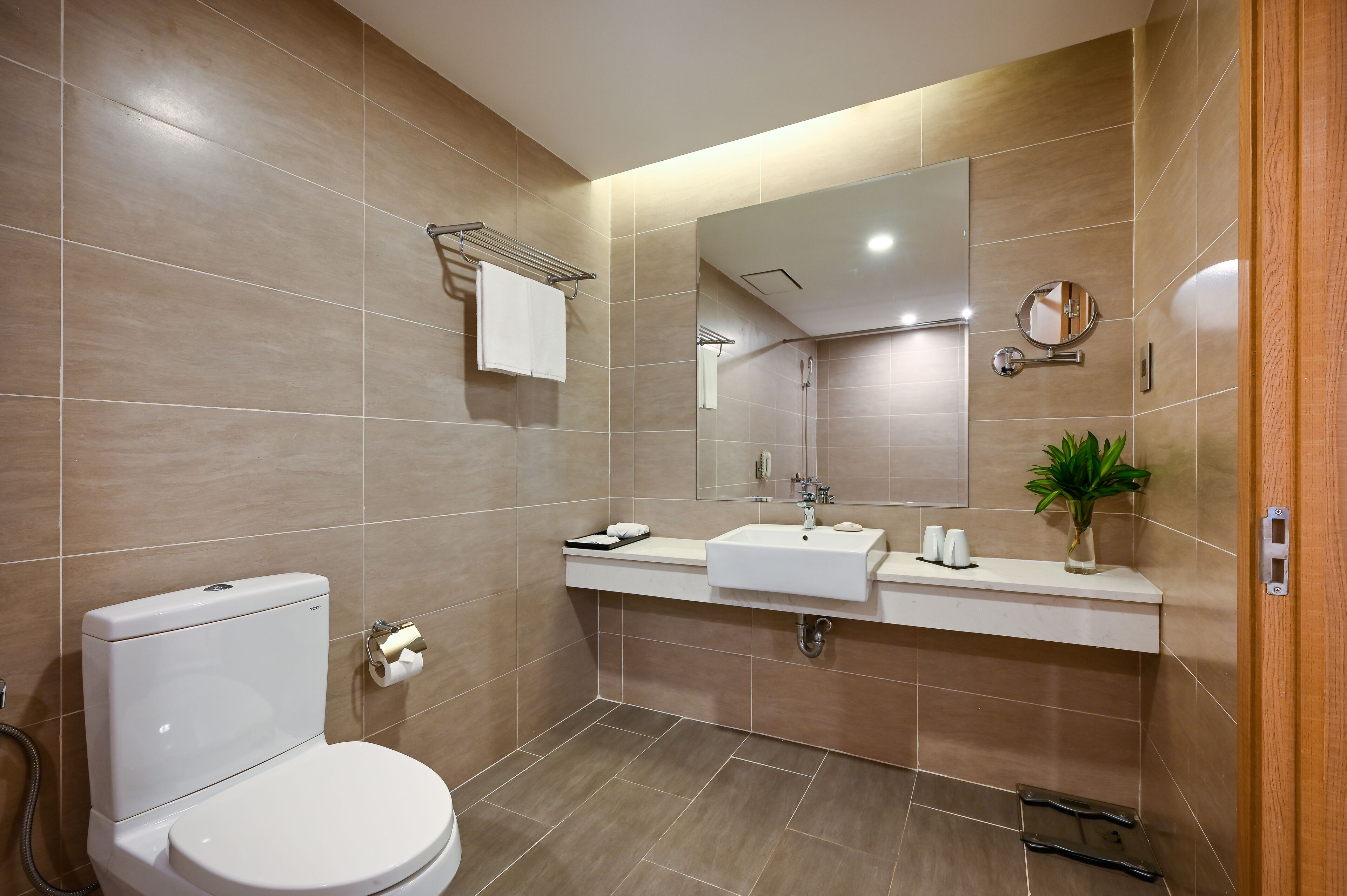 premium double room | bathroom | shower, free toiletries, hair dryer, slippers