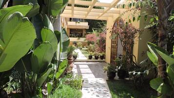 EntrĂ©e de lâhĂ©bergement