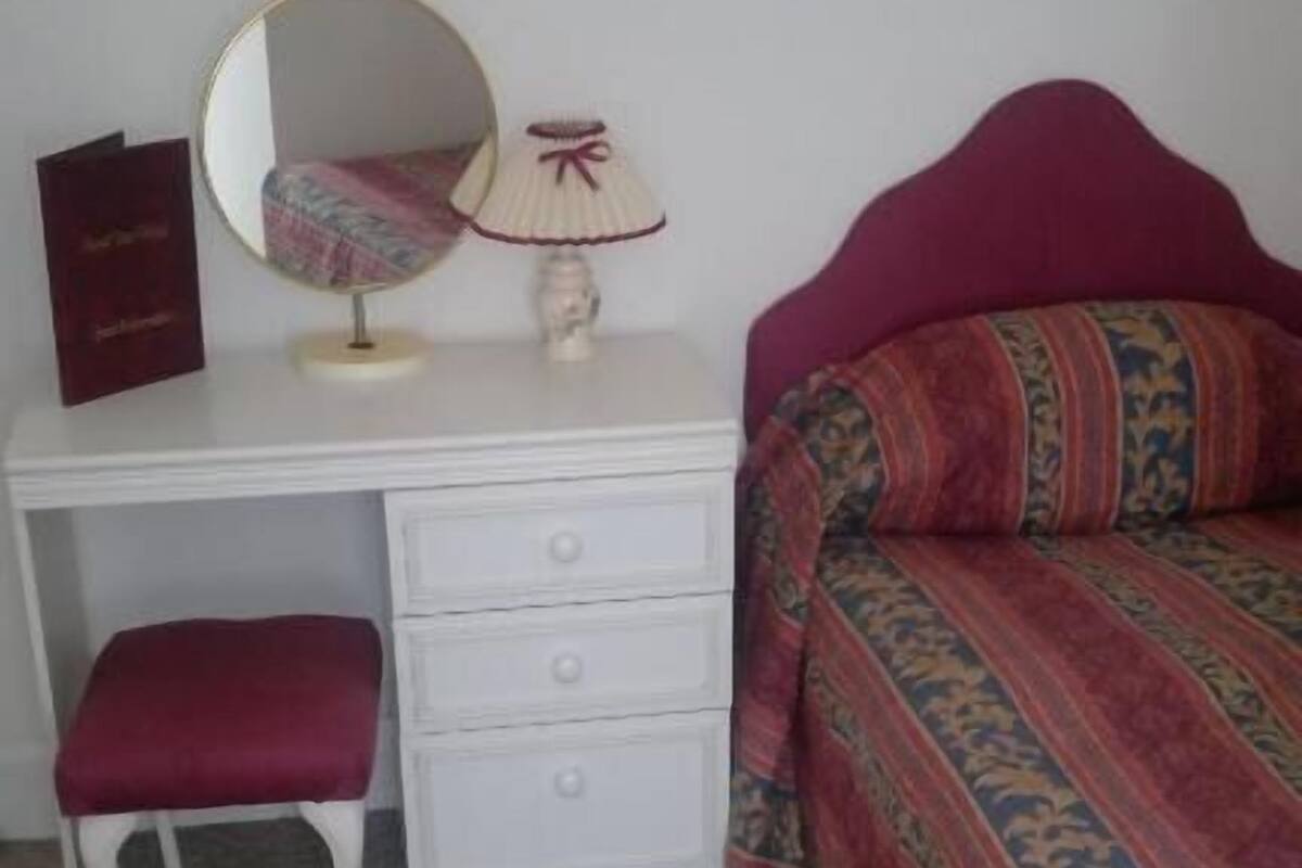 Desk, iron/ironing board, bed sheets, wheelchair access