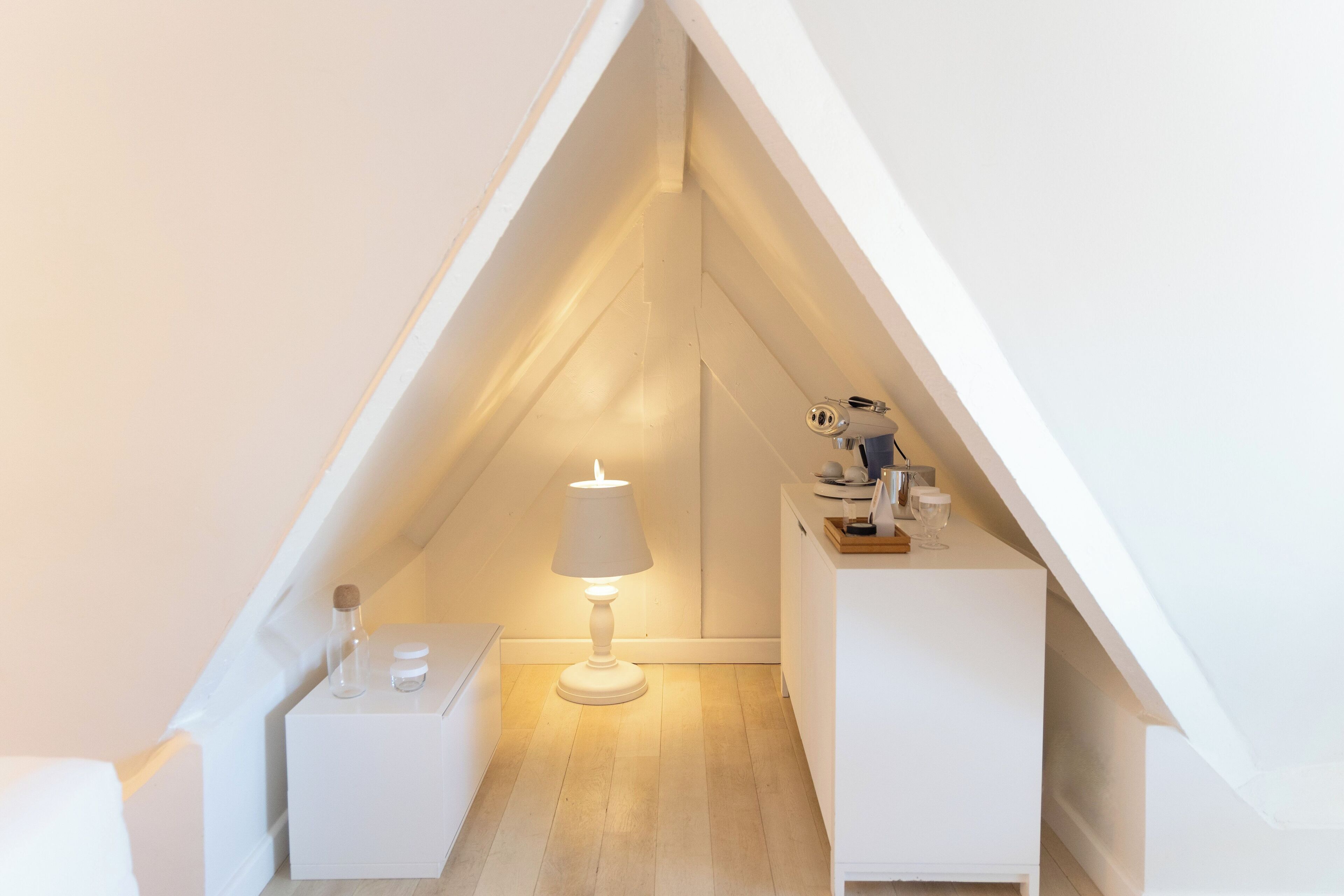 duplex atelier room 9  | premium bedding, free minibar, in-room safe, rollaway beds