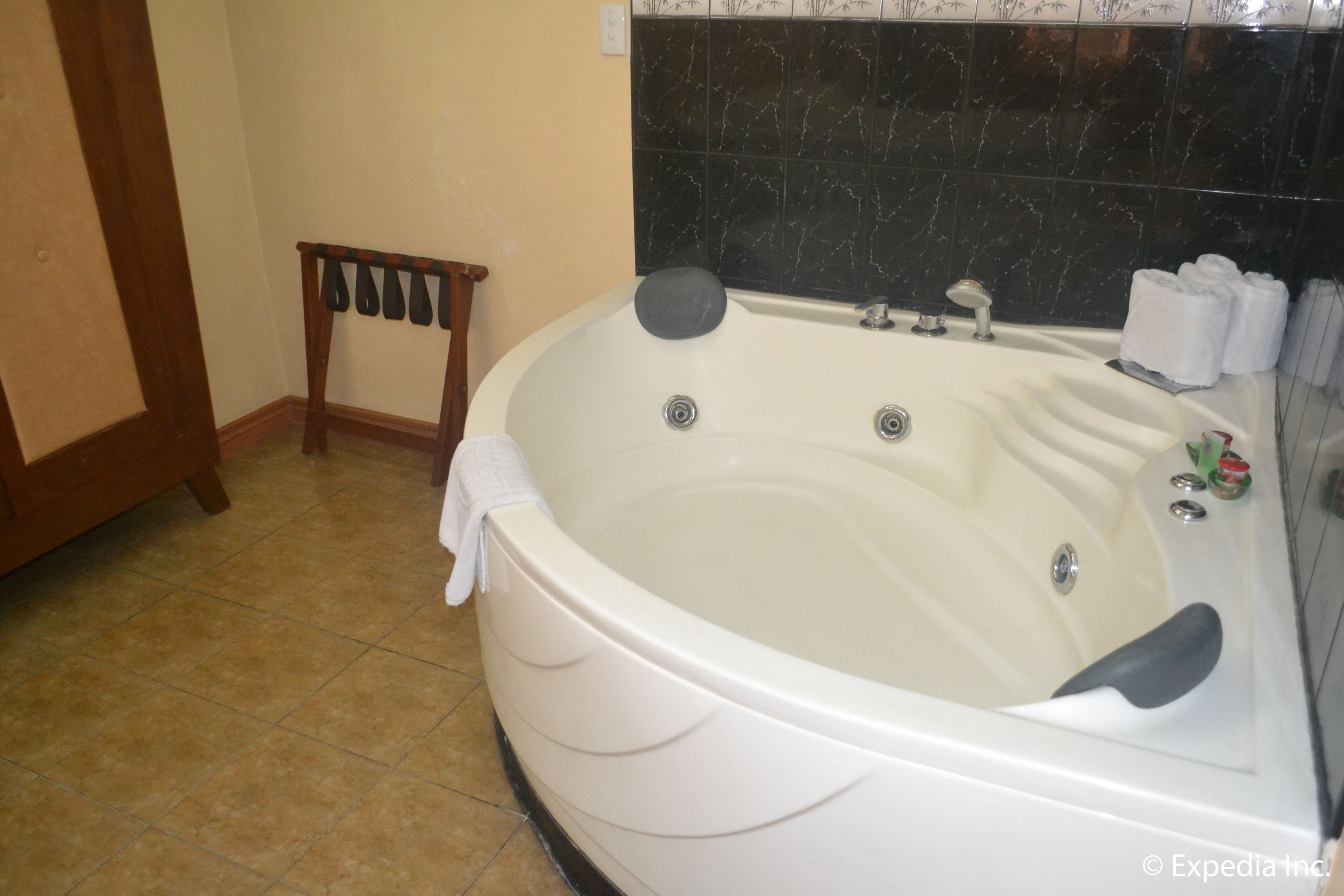 Photo - Pacific Breeze Hotel and Resort