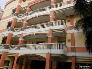 Exterior - Pacific Breeze Hotel and Resort (Angeles City)