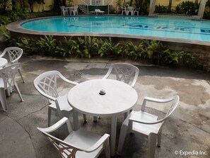 Breakfast, lunch, dinner served; international cuisine  - Pacific Breeze Hotel and Resort (Angeles City)