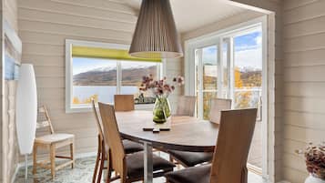 Leilighet – exclusive | Spiseområde på rommet