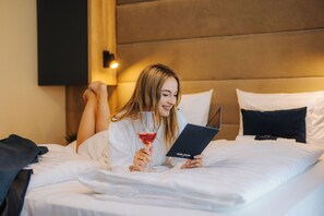 Deluxe Room | 1 bedroom, premium bedding, in-room safe, desk - Auris Hotel (Szeged)