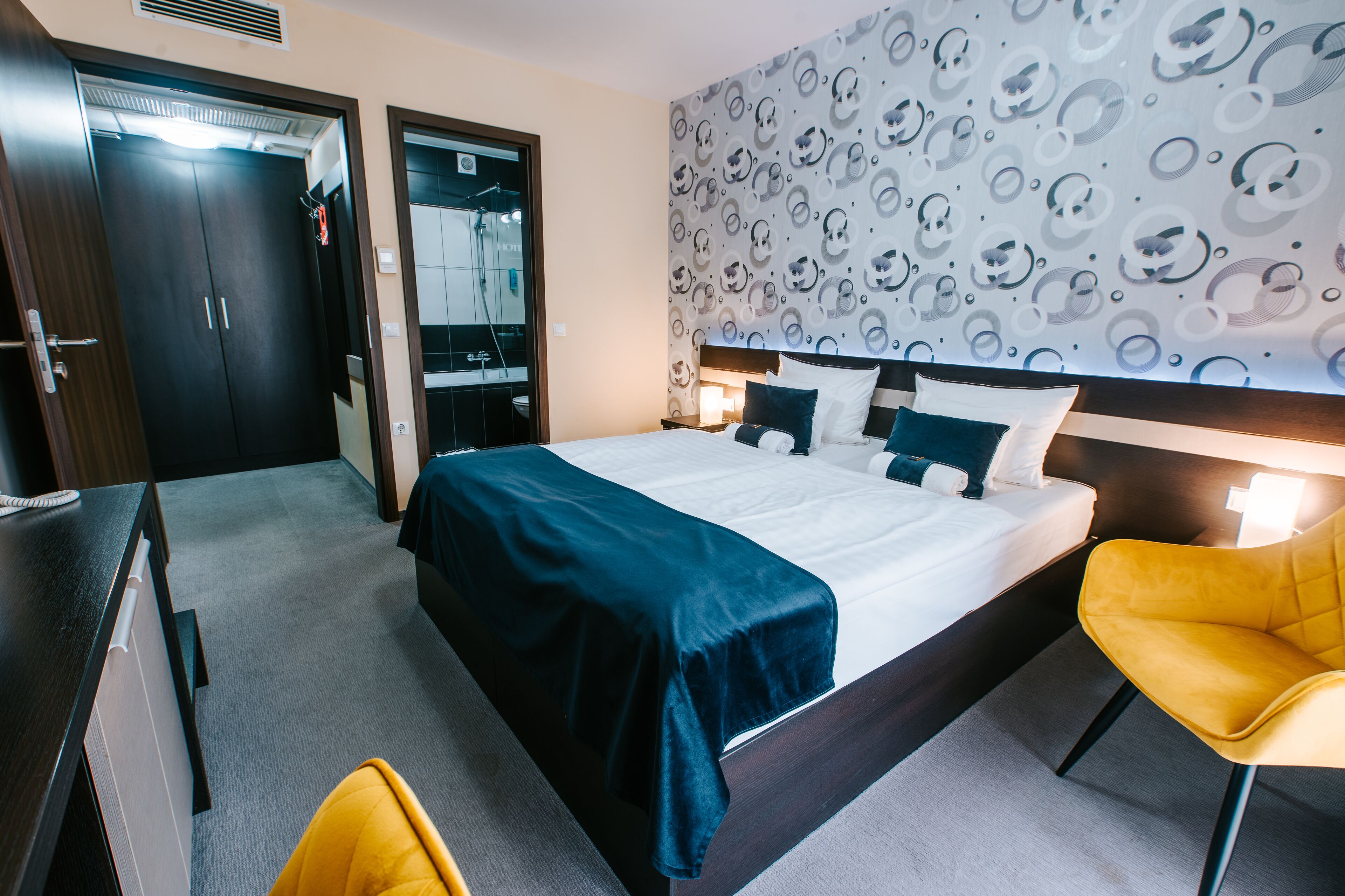 1 bedroom, premium bedding, in-room safe, desk