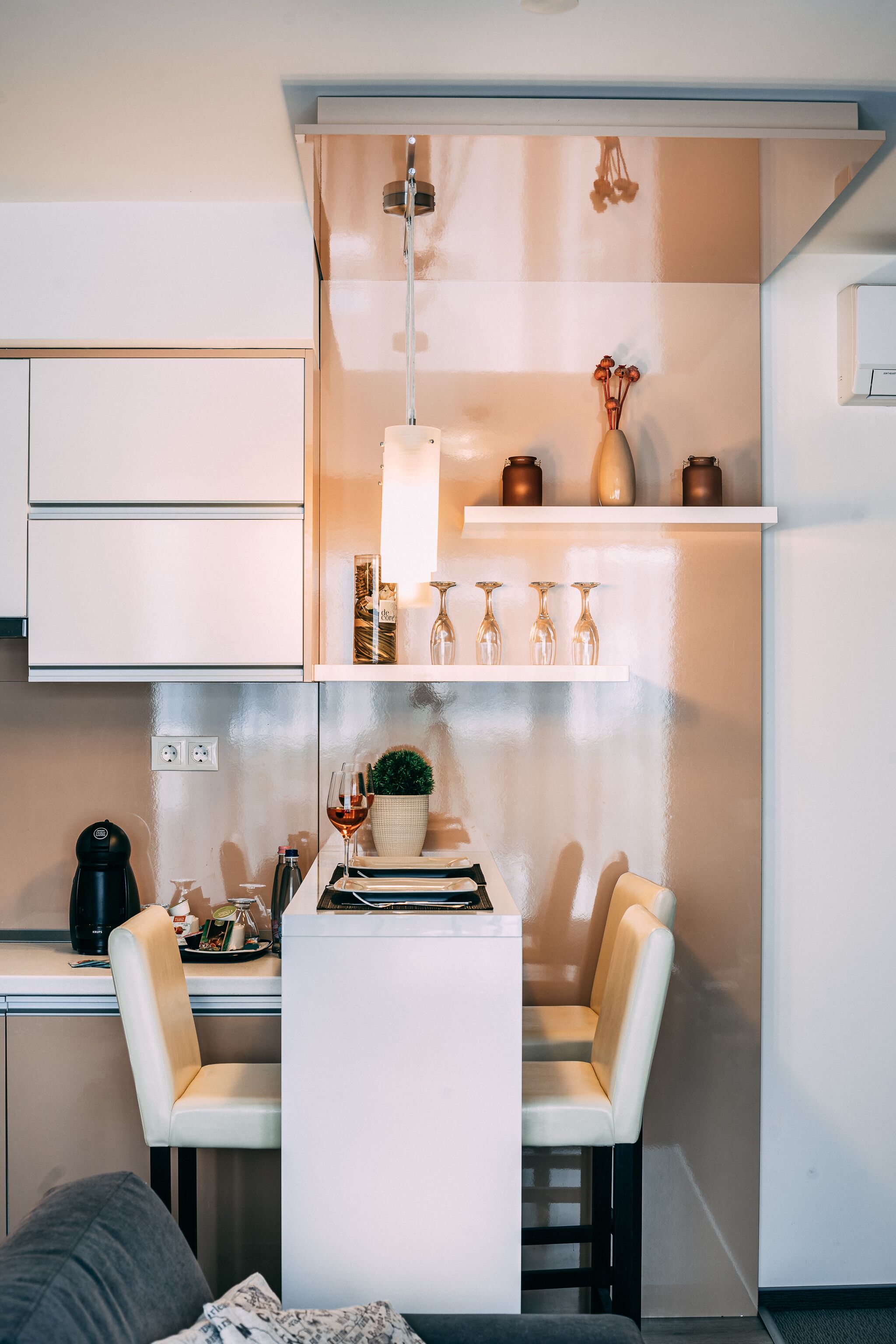 junior suite, balcony | private kitchen | electric kettle