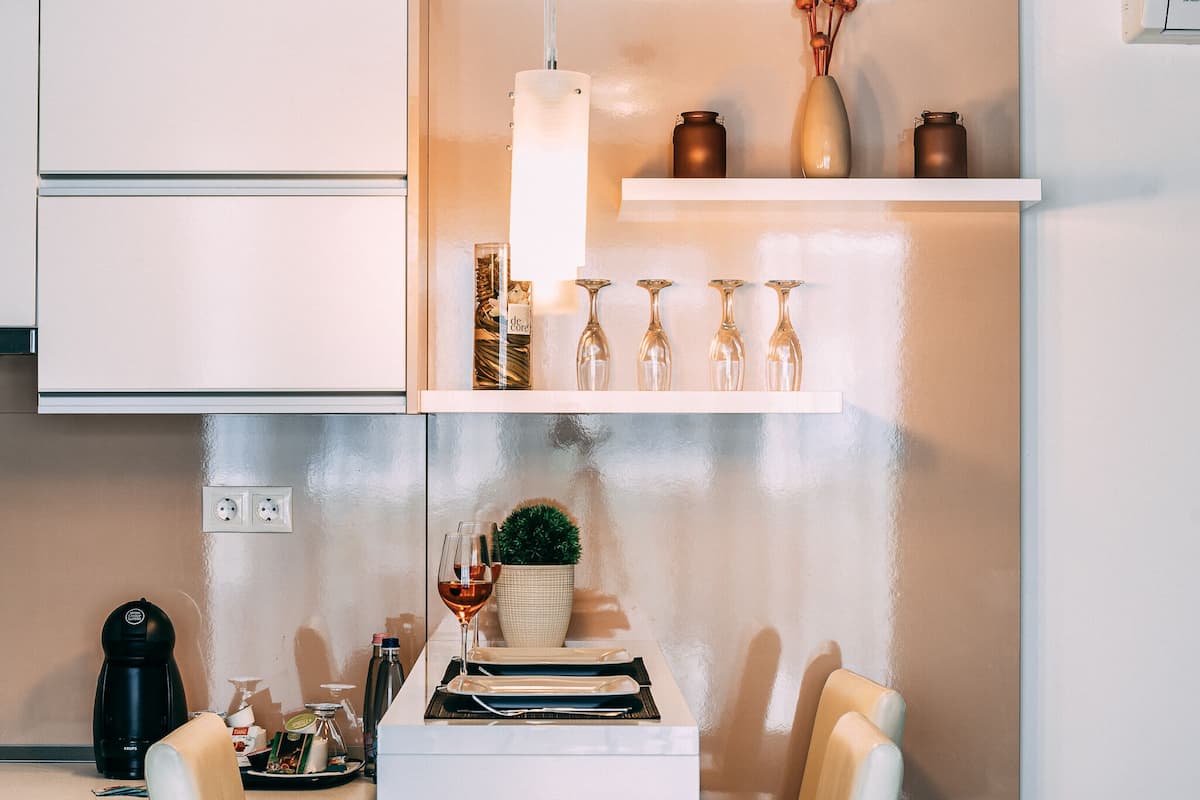 junior suite, balcony | private kitchen | electric kettle