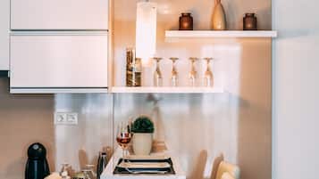 Junior Suite, Balcony | Private kitchen | Electric kettle