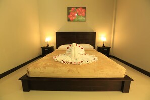 Habitación superior con 1 cama doble o 2 individuales, 1 cama doble o 2 individuales | Escritorio, wifi gratis, ropa de cama