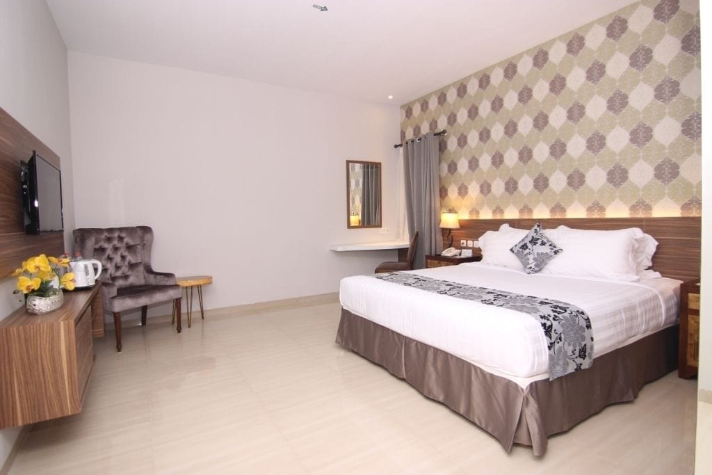 Quarto casal luxo | Roupas de cama premium, cofres nos quartos, individualmente decorados