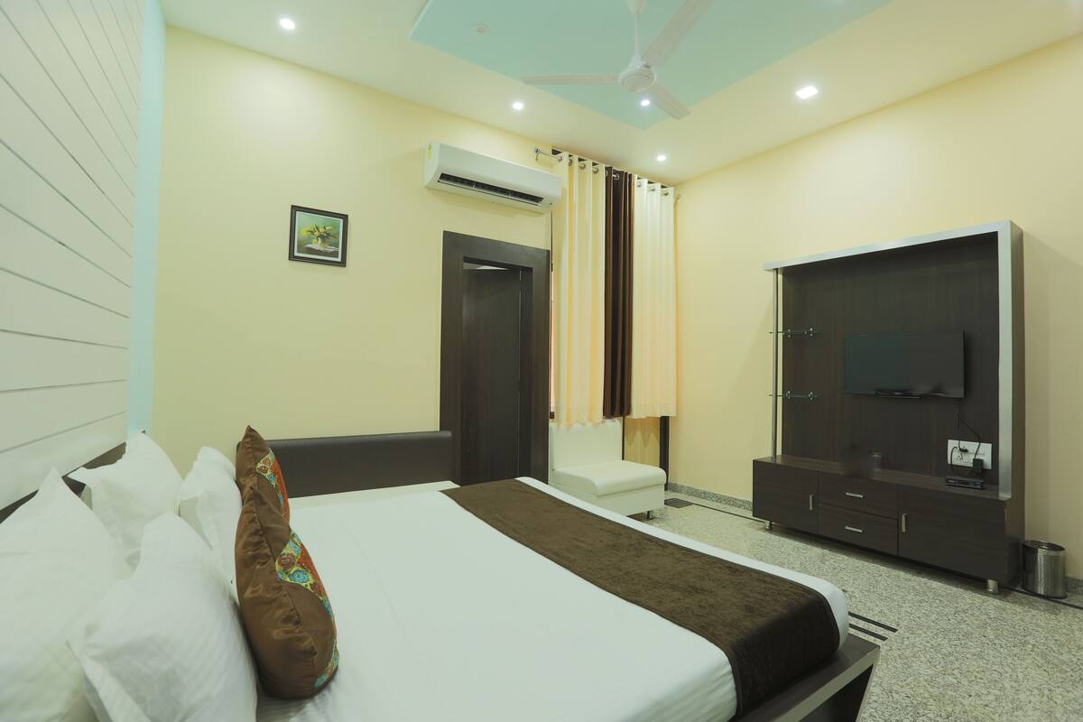 Super Deluxe Room