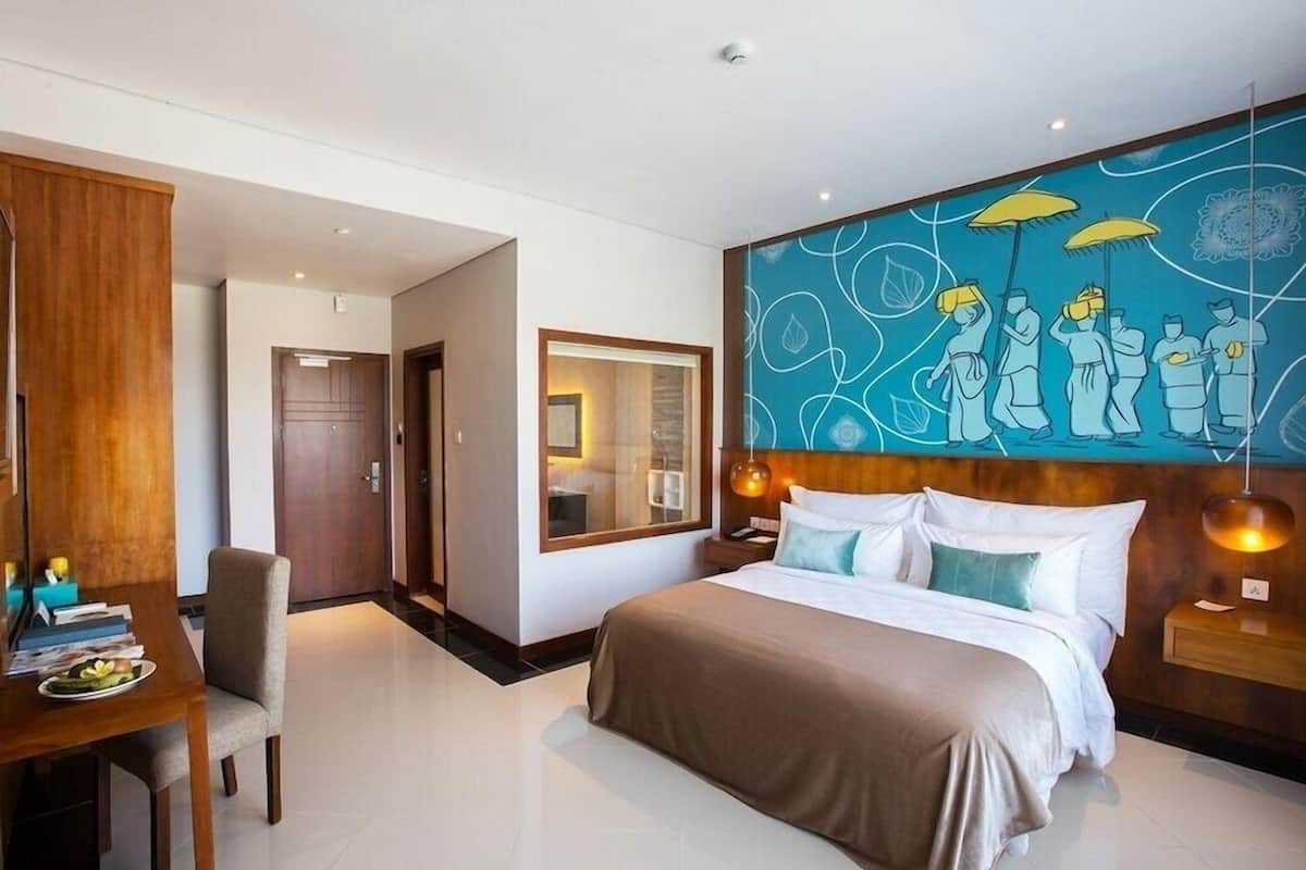 Premium bedding, minibar, in-room safe, desk