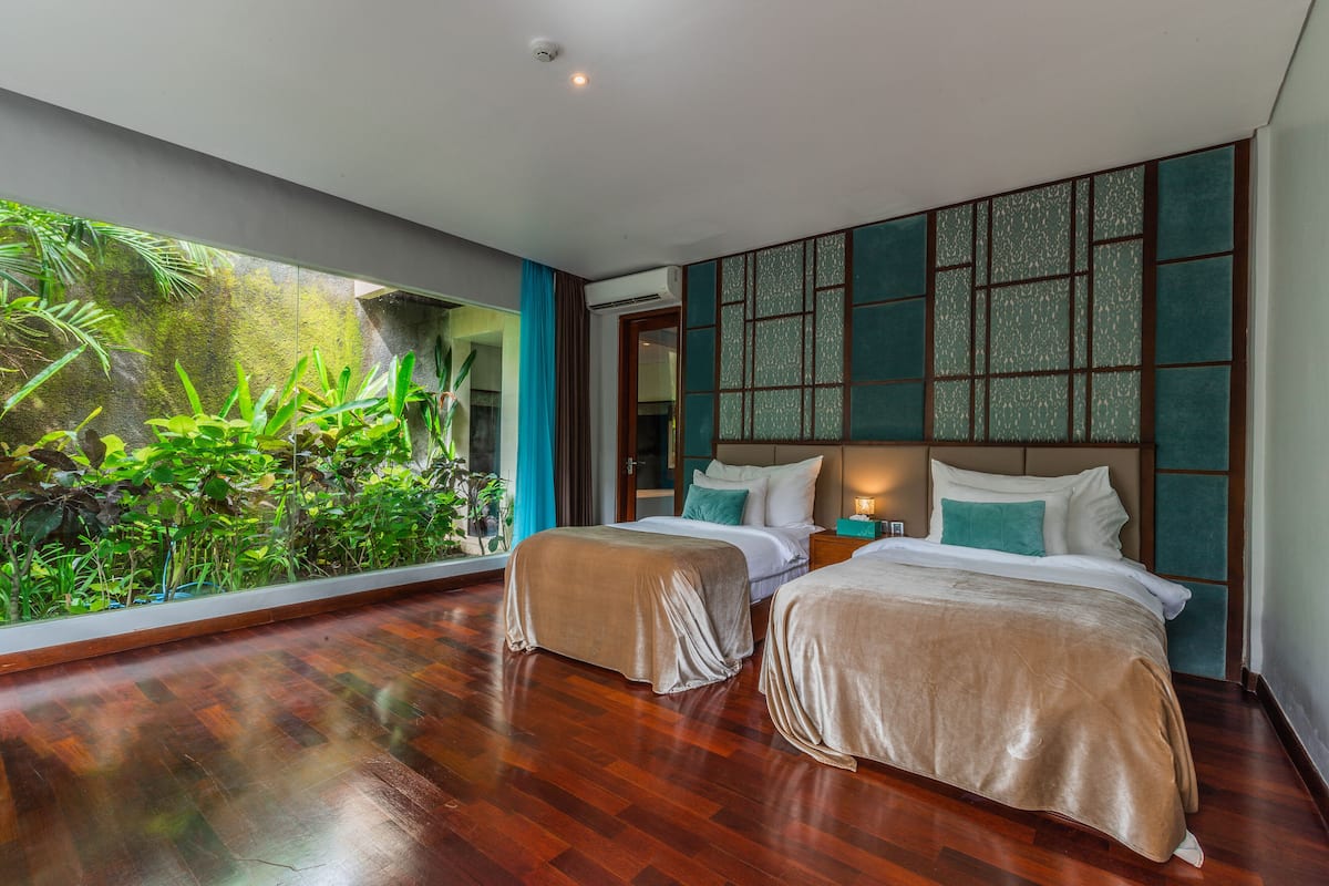 1 bedroom, premium bedding, minibar, in-room safe