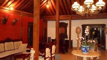 ๋ก๋น ์ข์ ๊ณต๊ฐ