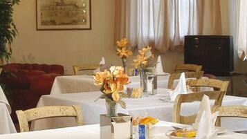 Daily buffet breakfast (EUR 7 per person)