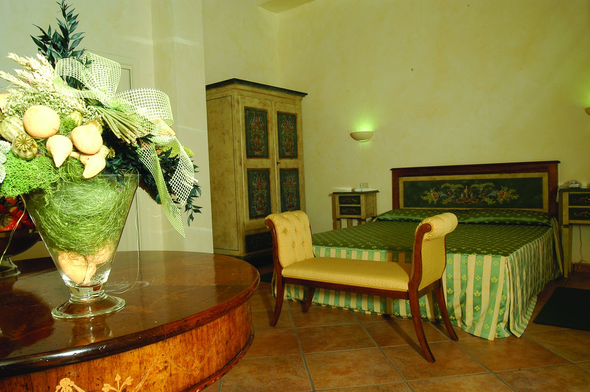 suite, jetted tub | minibar, in-room safe, desk, soundproofing