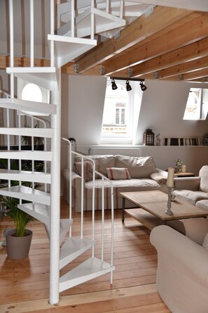 APPART N.Y. DUPLEX 4A | Living room | Flat-screen TV, DVD player - AppartBrussels (Brussels)