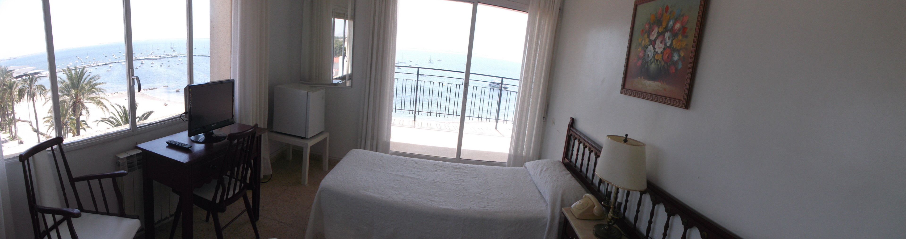 Minibar, desk, blackout curtains, free WiFi