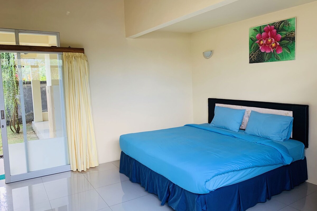 Seprai antialergi, minibar, Wi-Fi gratis, dan seprai linen