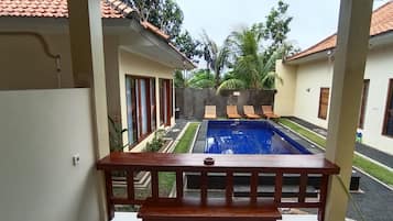 32-inch flat-screen TV with digital channels, TV, DVD player