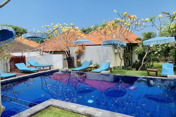 Außenpool, Liegestühle