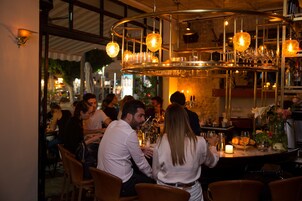 Se sirven desayunos, cenas y brunches; cocina internacional