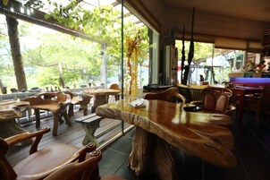 Bar (en el alojamiento)