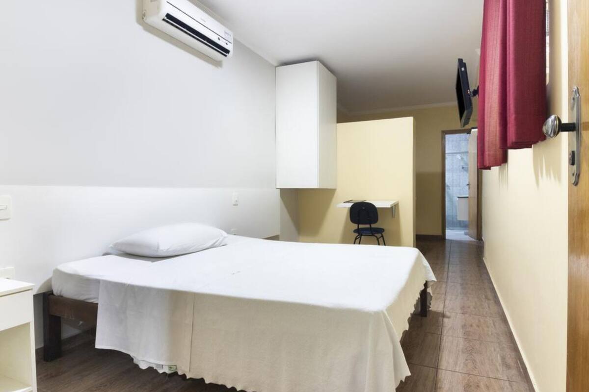 Habitación superior con 2 camas individuales | Minibar, escritorio, wifi gratis y ropa de cama