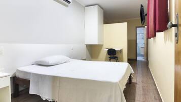 Superior Twin Room | Minibar, desk, free WiFi, bed sheets