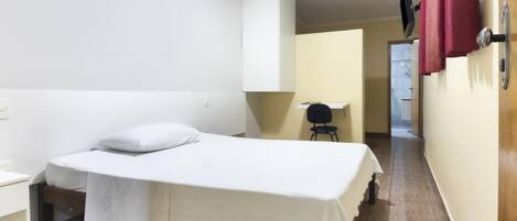 Superior Twin Room | Minibar, desk, free WiFi, bed sheets