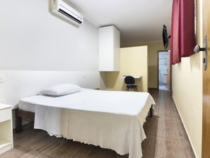 Superior Twin Room | Minibar, desk, free WiFi, bed sheets - Campos Gerais Hotel (Belo Horizonte)