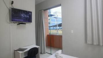 Twin Room | Minibar, desk, free WiFi, bed sheets