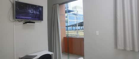 Phòng | Minibar, bàn, truy cập Internet không dây miễn phí, bộ trải giường