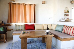 Panoramic Apartment, 1 Bedroom, Jetted Tub | Living room | Flat-screen TV - Nof Zuqim (HaArava HaTikhona)