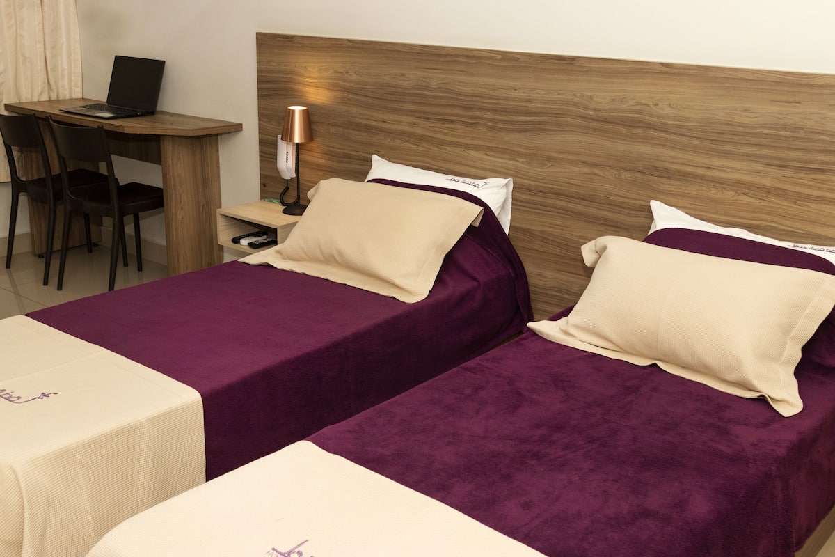 Phòng 2 giường đơn phong cách cổ điển, 2 giường đơn | Minibar, bàn, truy cập Internet không dây miễn phí, bộ trải giường 