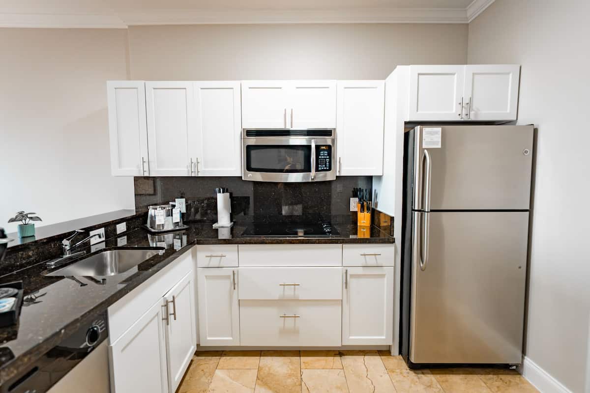 presidential suite | private kitchen | microwave, coffee/tea maker