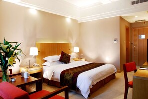 Room, 1 King Bed, Non Smoking | Desk, rollaway beds, free WiFi