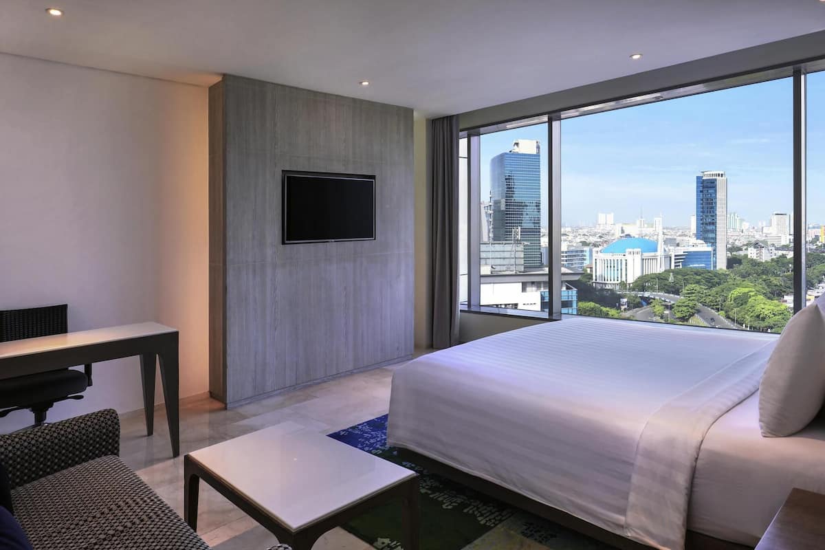 Minibar, in-room safe, desk, laptop workspace