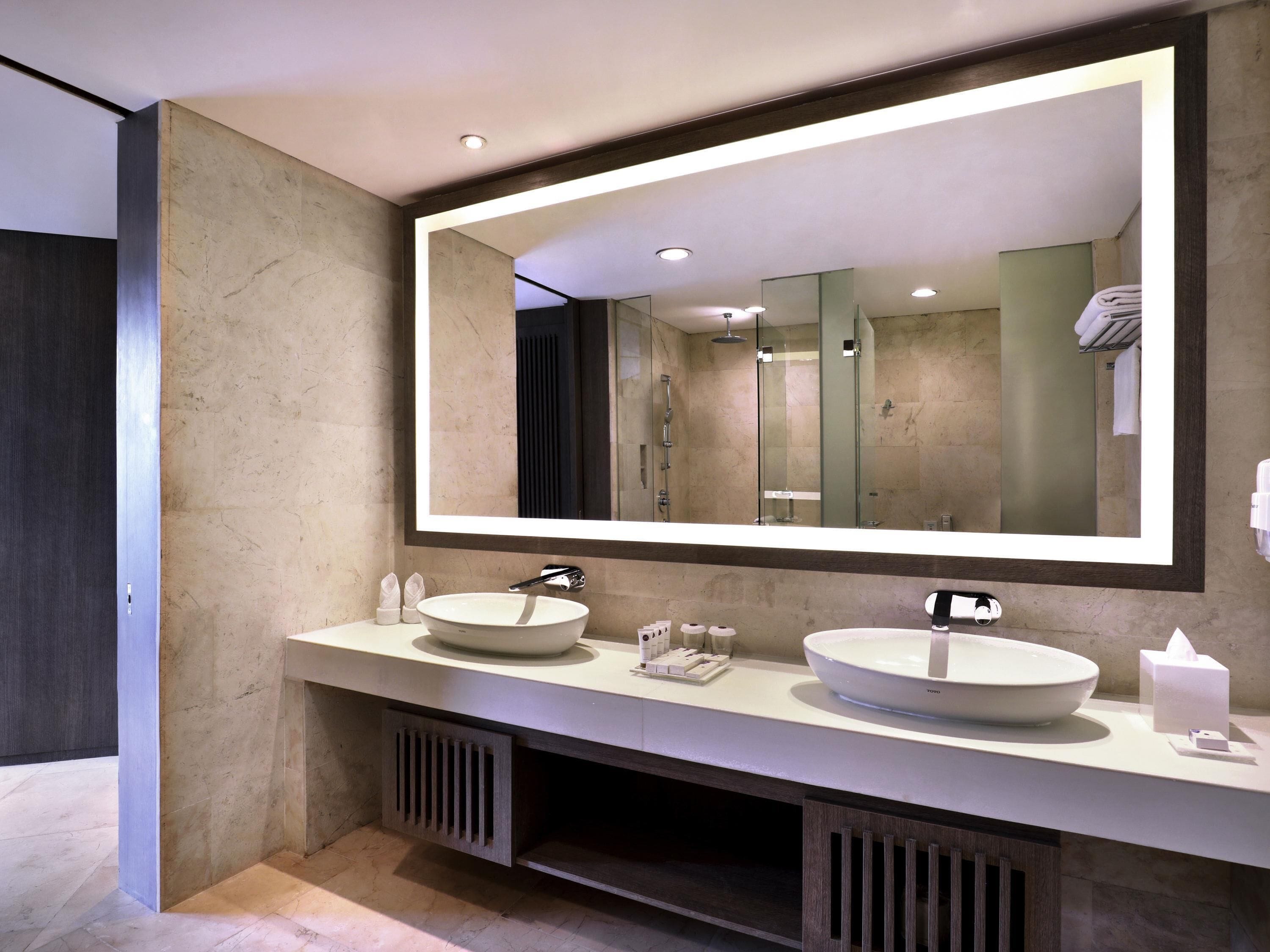 Minibar, in-room safe, desk, laptop workspace