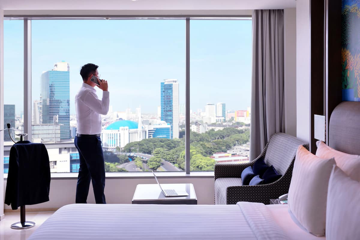 executive suite, 1 king bed | minibar, in-room safe, desk, laptop workspace