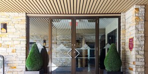 Property entrance - Hôtel Le Chablis (Montreal)