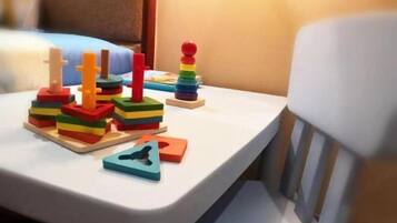 Cots/infant beds, Internet, alarm clocks